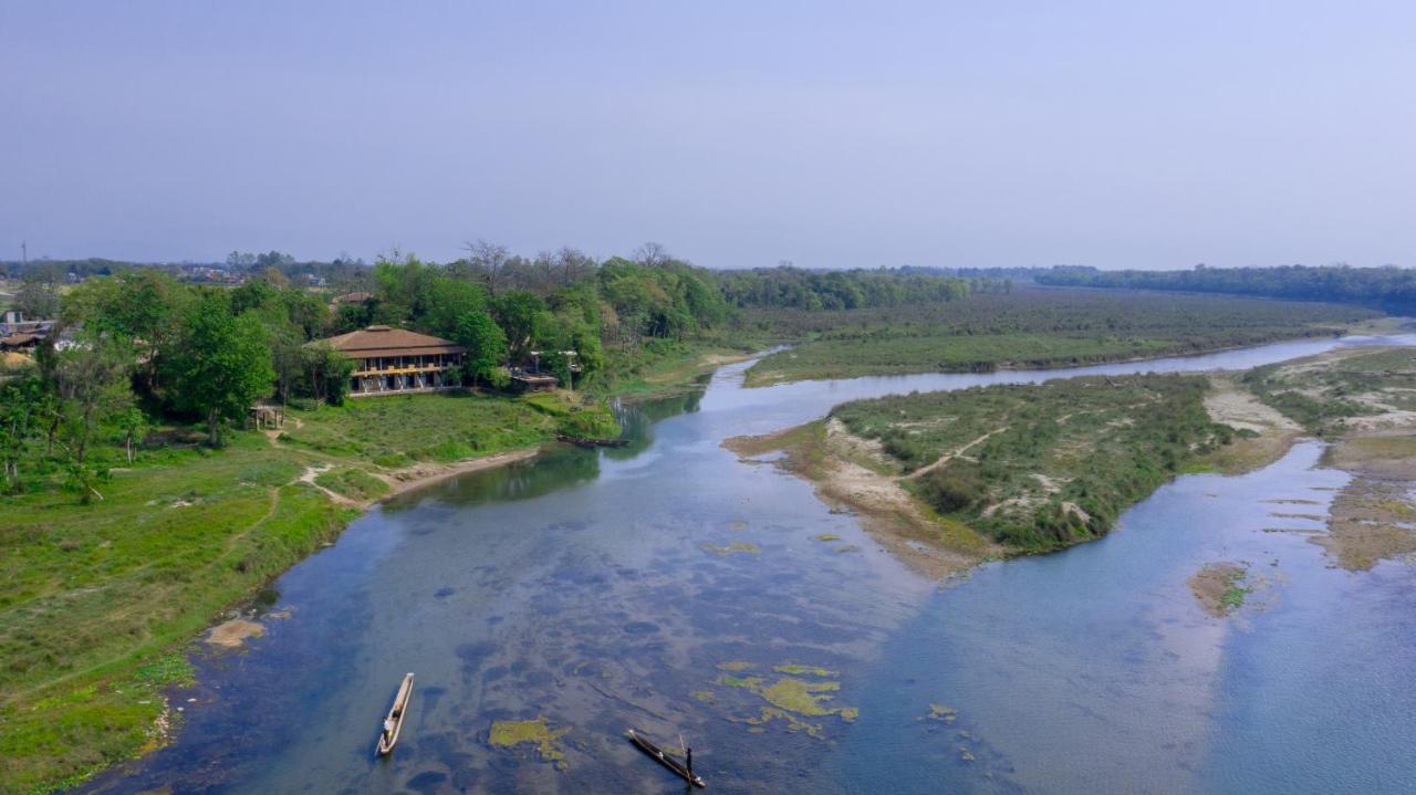 Jungle Villa Resort - Near Chitwan National Park Eksteriør billede