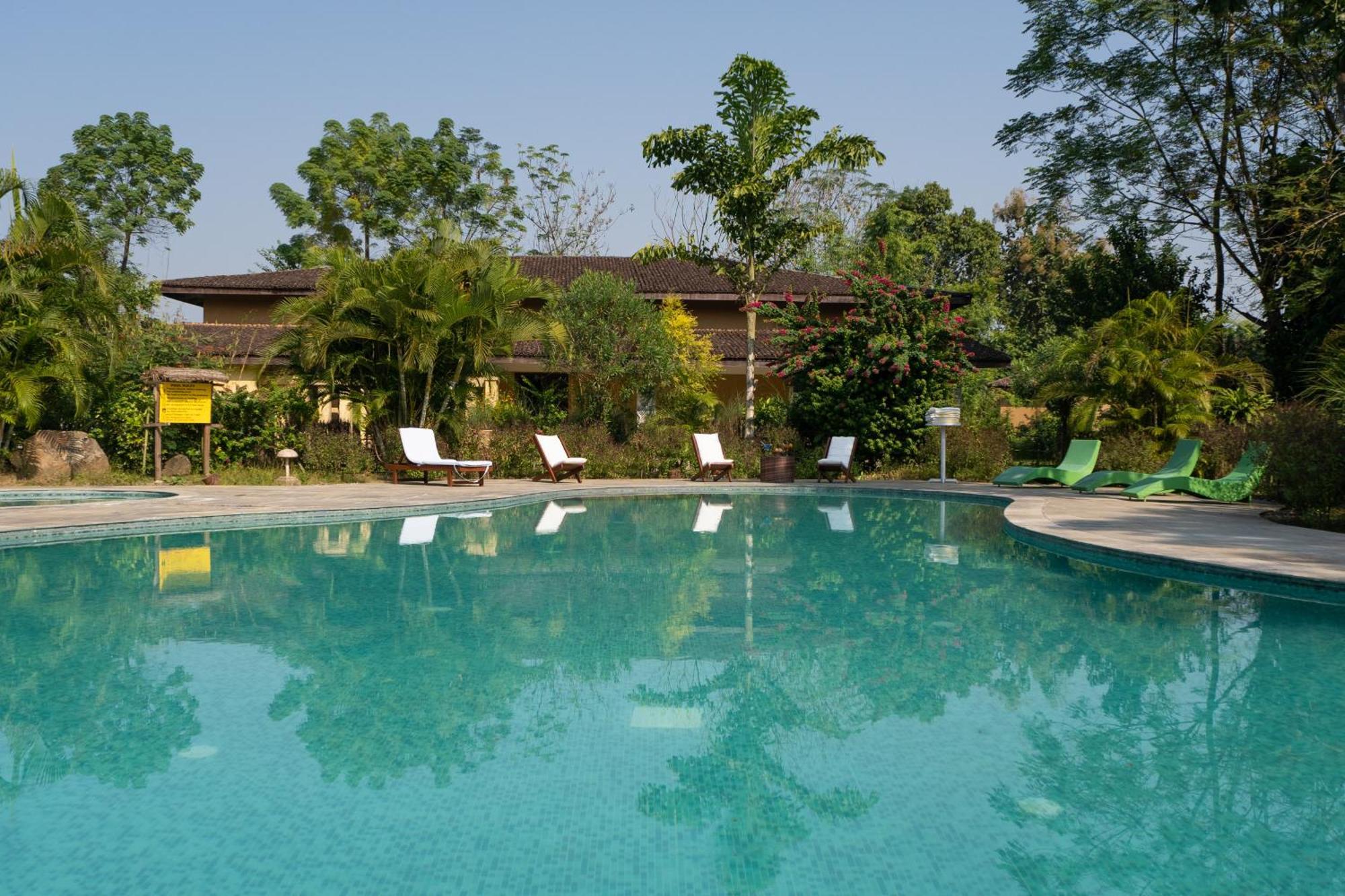 Jungle Villa Resort - Near Chitwan National Park Eksteriør billede